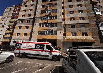 Tragedie în Pitești: copil decedat după ce a căzut de la etajul 4