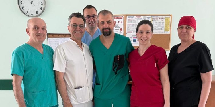 Premieră medicală la SJUP: prima intervenție de protezare totală inversată de umăr