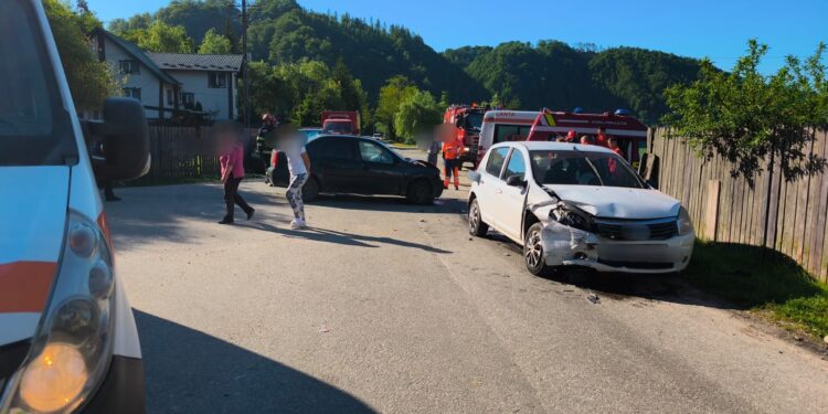 Accident în Argeș, la Berevoiești. Cinci persoane au avut nevoie de îngrijiri medicale