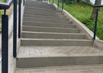 Acces pietonal mai sigur, în cartierul Nord: scările de pe strada Făgăraș, complet reabilitate!