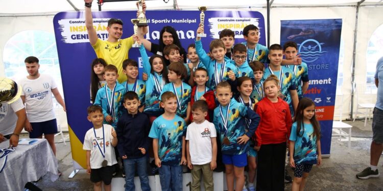 Performanță remarcabilă pentru Clubul Sportiv Berca 2000 – B2O la Cupa Slatinei de Sprint la înot: locul 2 în clasamentul general și 69 de medalii câștigate