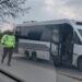 Acțiune a Poliției Locale Pitești pentru verificarea avizelor de circulație ale operatorilor maxi-taxi