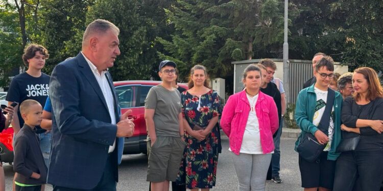 Recompensă pentru performanță: elevii din Pitești au plecat în tabăra de la Kragujevac