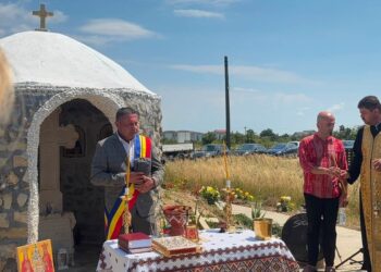 Troiță sfințită la Bradu, pe terenul viitoarei Școli Domnești de Meserii „Sfântul Voievod Neagoe Basarab”
