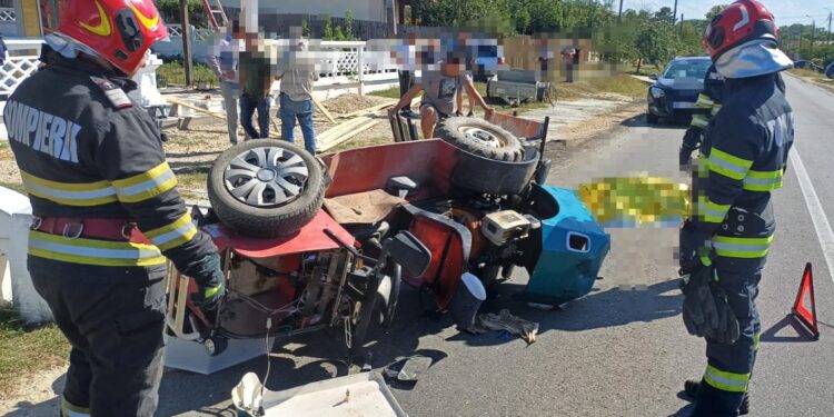 Patru victime după un accident la Buzoești. Un bărbat a fost declarat decedat