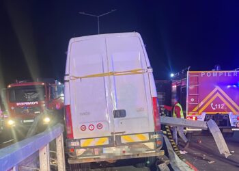 Accident pe DEx, la Lunca Corbului. Două persoane au fost rănite, una fiind încarcerată
