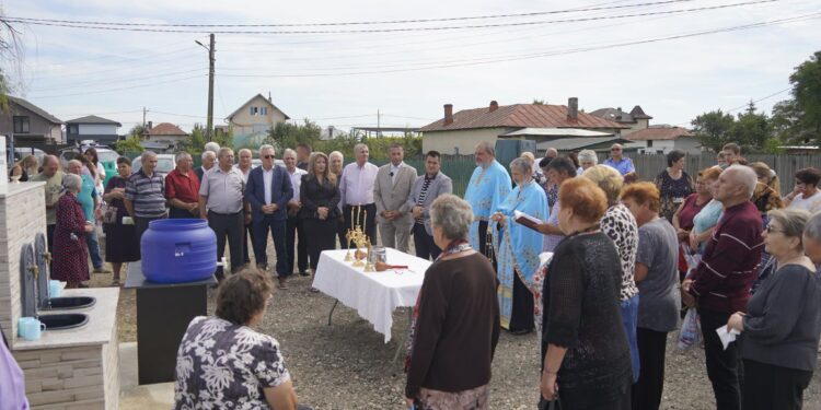 În zi de mare sărbătoare, de Nașterea Maicii Domnului, comunitatea din Bradu a primit în dar un izvor de apă vie!
