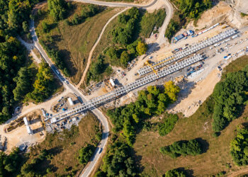 Autostrada Sibiu–Pitești: tablier de peste 3.600 de tone, lansat la Viaductul 23