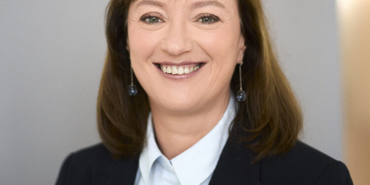 CARINE DAMOIS ESTE NUMITĂ DIRECTOR FINANCIAR AL RENAULT GROUP