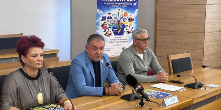 Liceenii din Pitești, sprijiniți să își descopere vocația prin programul „Cine sunt eu?”