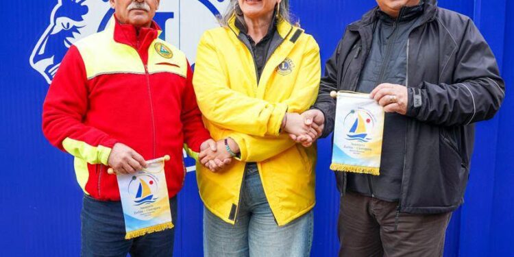Salvamont Argeș a primit două refugii montane