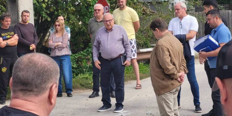 Locuitorii din Uiasca, pași concreți pentru racordarea locuințelor la rețelele de gaze și canalizare